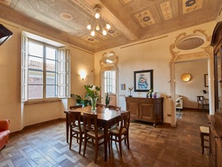 Appartamento in Vendita a Reggio Emilia, zona Centro storico, 580'000€, 160 m², con Box