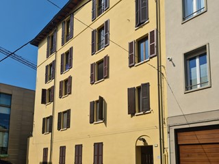Appartamento in Vendita a Reggio Emilia, zona Centro storico, 350'000€, 144 m², arredato, con Box