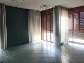 Ufficio in Affitto a Reggio Emilia, zona Centro storico, 1'000&euro;, 115 m²
