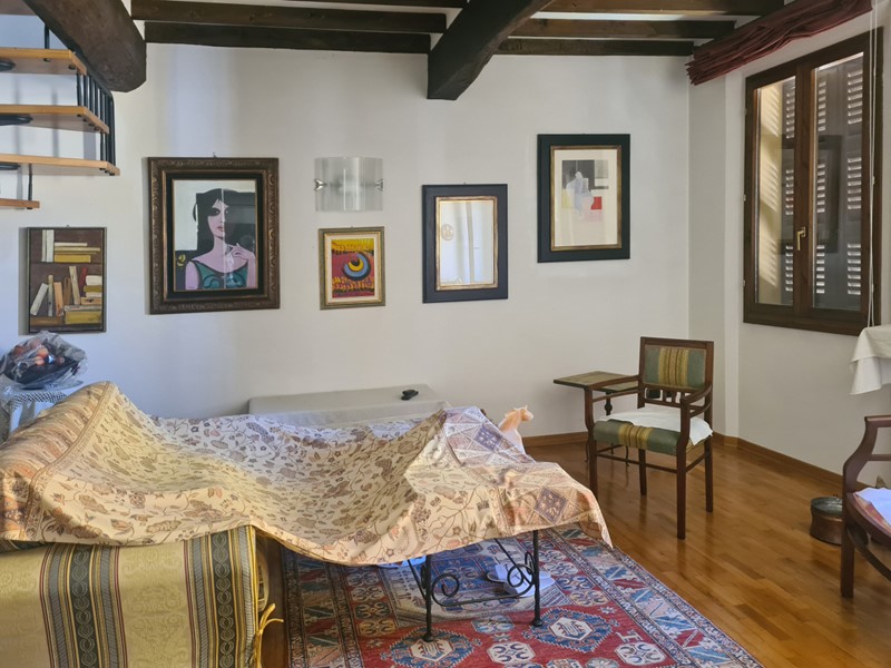 Quadrilocale in Vendita a Reggio Emilia, zona Centro storico, 329'000€, 125 m², arredato