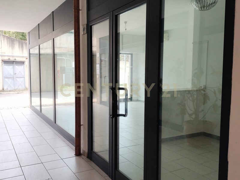 Immobile commerciale in Vendita a Monte Argentario, zona Porto Santo Stefano, 90'000€, 40 m²