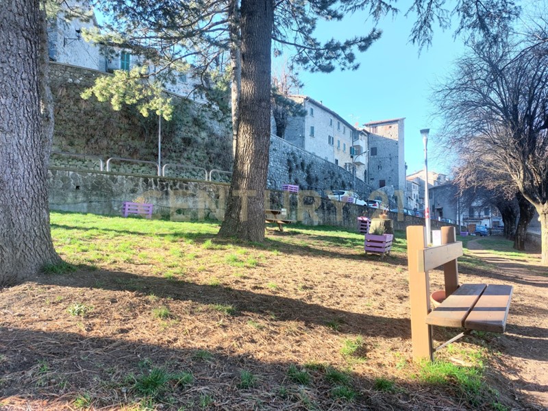 Casa Semi Indipendente in Vendita a Abbadia San Salvatore, 55'000€, 90 m²