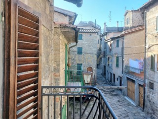 Casa Semi Indipendente in Vendita a Abbadia San Salvatore, 55'000€, 90 m²