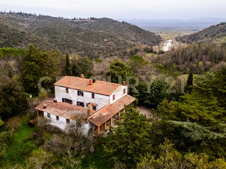 Casa Indipendente in Vendita a Cinigiano, 750'000€, 324 m², arredato, con Box