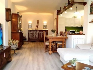 Appartamento in Vendita a Abbadia San Salvatore, 130'000€, 130 m², con Box