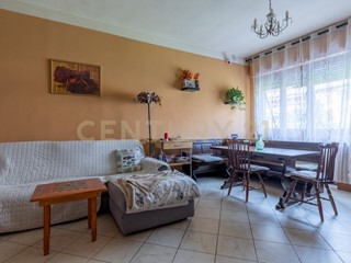 Casa Indipendente in Vendita a Lucca, 185'000&euro;, 180 m², con Box