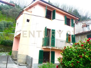 Casa Indipendente in Vendita a Capannori, 73'000€, 100 m², arredato