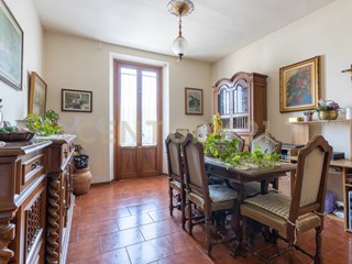 Casa Indipendente in Vendita a Borgo a Mozzano, 220'000&euro;, 350 m², arredato, con Box