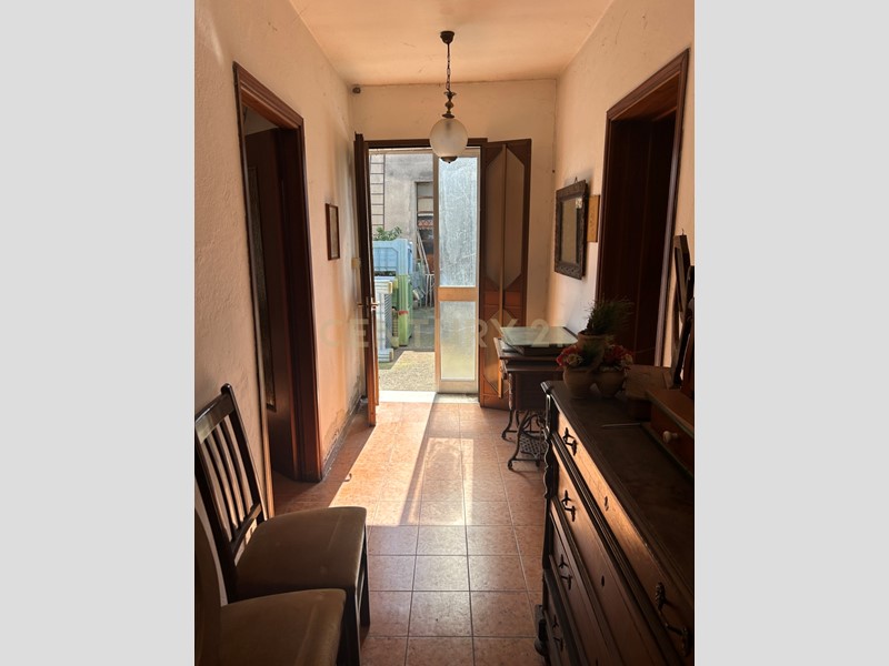 Casa Indipendente in Vendita a Bovolone, 145'000€, 200 m², con Box