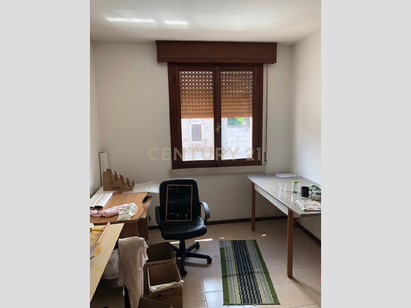 Immobile commerciale in Vendita a Sanguinetto, 85'000€, 167 m²