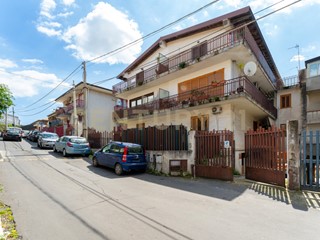 Capannone in Vendita a Misterbianco, 64'000€, 230 m², con Box