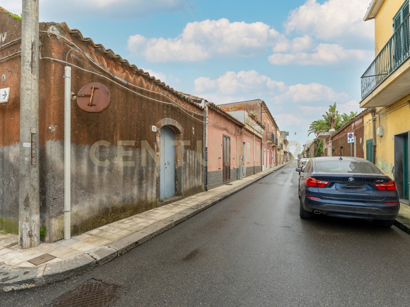 Casa Indipendente in Vendita a San Gregorio di Catania, 145'000€, 75 m², con Box