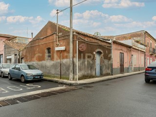 Casa Indipendente in Vendita a San Gregorio di Catania, 145'000€, 75 m², con Box
