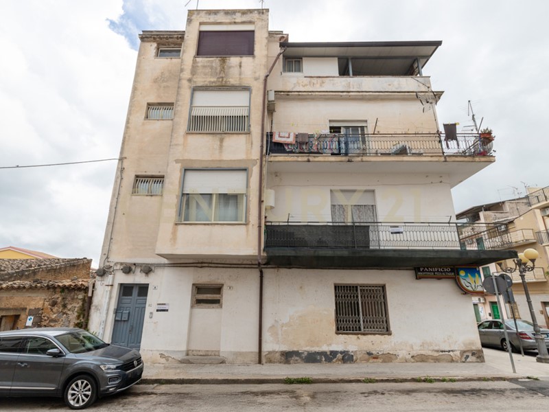 Appartamento in Vendita a Melilli, 45'000€, 104 m²