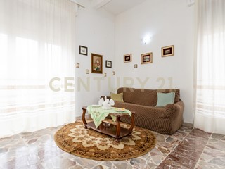 Appartamento in Vendita a Melilli, 45'000€, 104 m²