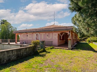 Casa Indipendente in Vendita a Viagrande, 488'000&euro;, 540 m²