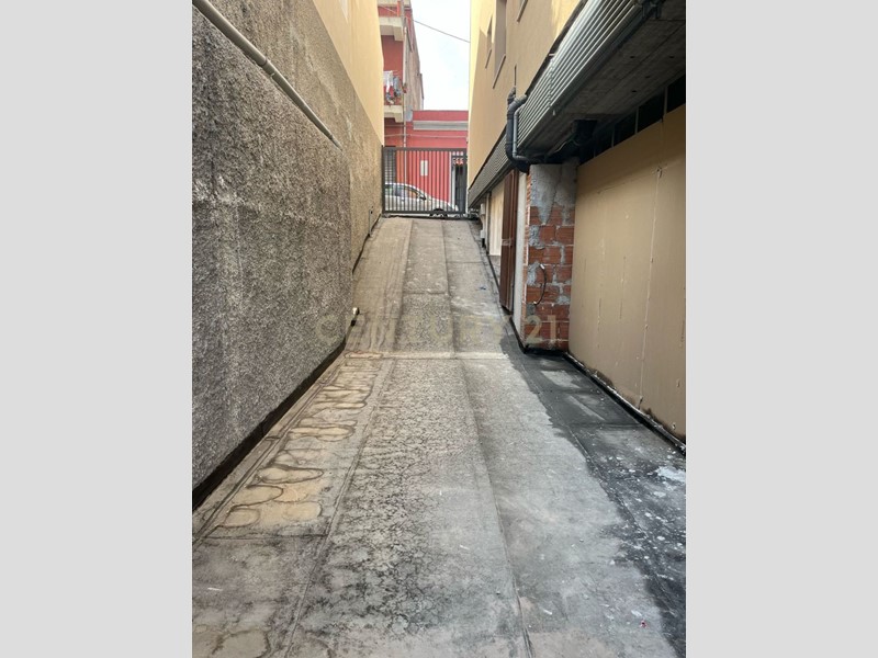 Immobile commerciale in Vendita a Catania, 345'000&euro;, 170 m², con Box