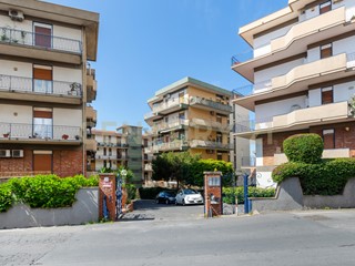 Appartamento in Vendita a Tremestieri Etneo, 168'000€, 136 m², con Box