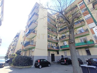 Appartamento in Vendita a Messina, 139'000€, 178 m², con Box