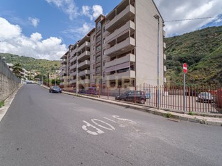 Appartamento in Vendita a Messina, 129'000€, 146 m²