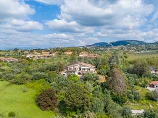 Casa Indipendente in Vendita a Frascati, 940'000&euro;, 450 m²