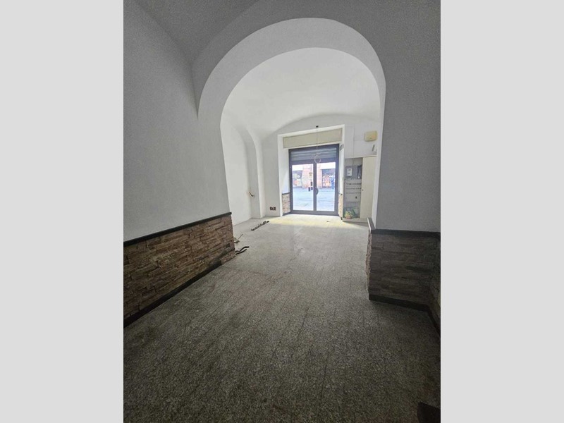 Immobile commerciale in Affitto a Savona, 500€, 80 m²