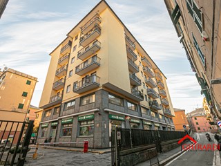 Quadrilocale in Affitto a Genova, zona Sestri Ponente, 1'200€, , arredato