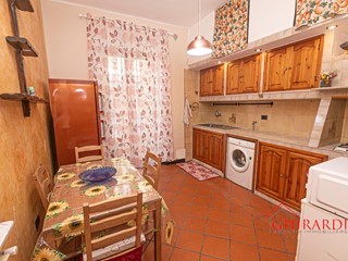 Appartamento in Affitto a Genova, zona Sestri Ponente, 800€, 76 m², arredato