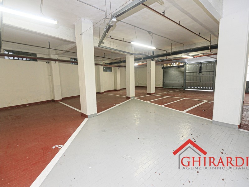 Box in Affitto a Genova, zona Sestri Ponente, 200 m²