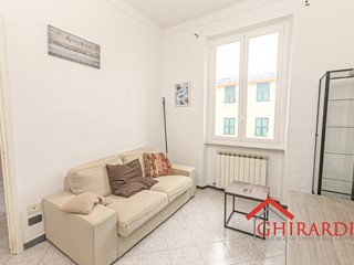 Quadrilocale in Vendita a Genova, zona Sestri Ponente, 63'000€, 55 m²