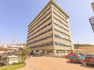 Ufficio in Affitto a Genova, zona Sestri Ponente, 950€, 85 m²