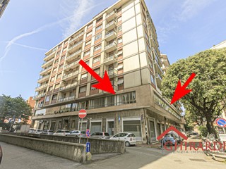 Ufficio in Vendita a Genova, zona Sampierdarena, 93'000€, 104 m²