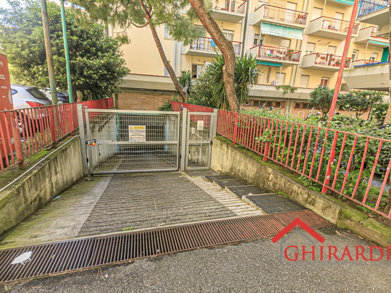 Box in Affitto a Genova, zona Sestri Ponente, 140€, 