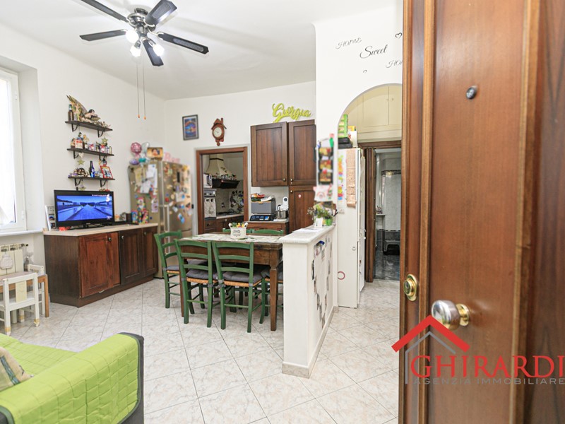 Appartamento in Vendita a Genova, zona Borzoli, 89'000€, 74 m²