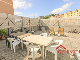 Appartamento in Vendita a Genova, zona Borzoli, 89'000€, 74 m²