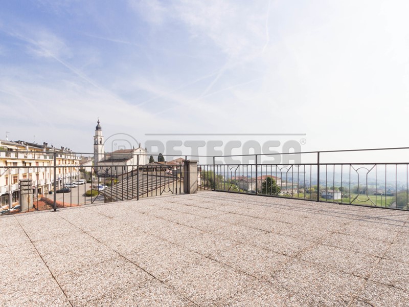 Casa Indipendente in Vendita a Fara Vicentino, 88'000&euro;, 192 m², arredato