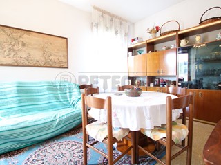 Appartamento in Vendita a Vicenza, 108'000€, 97 m², con Box