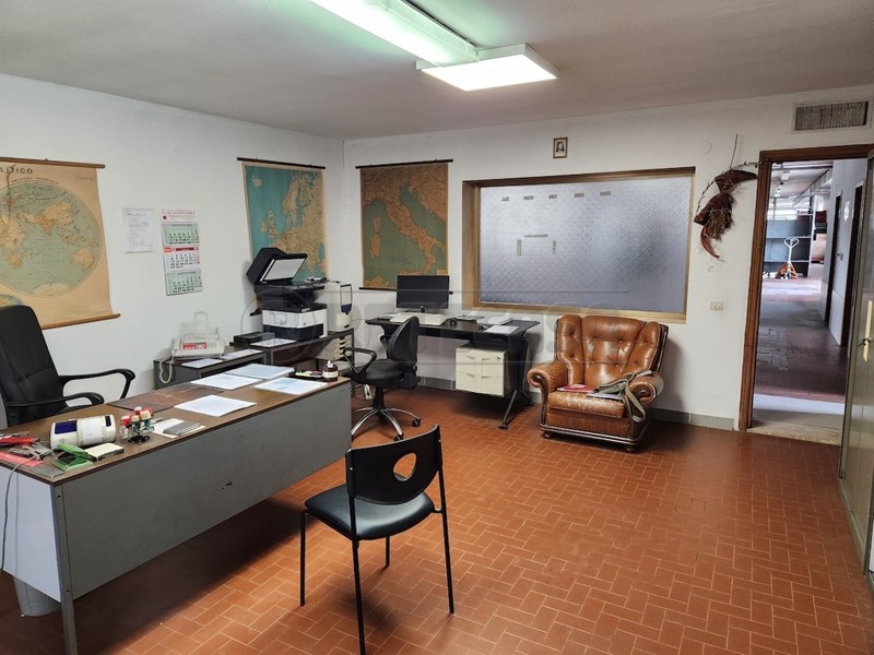 Capannone in Affitto a Santa Maria a Monte, zona Ponticelli, 1'200€, 515 m²