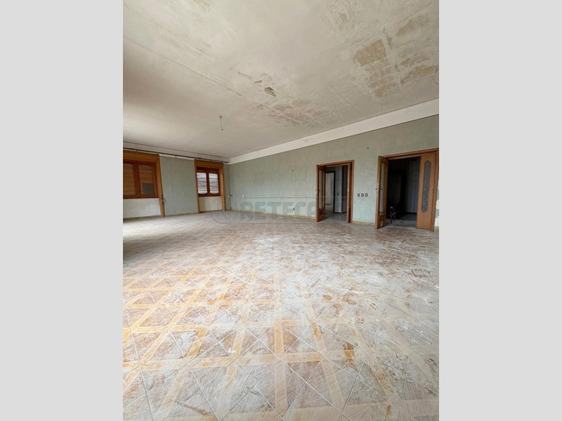 Quadrilocale in Vendita a Marcianise, 120'000€, 120 m²