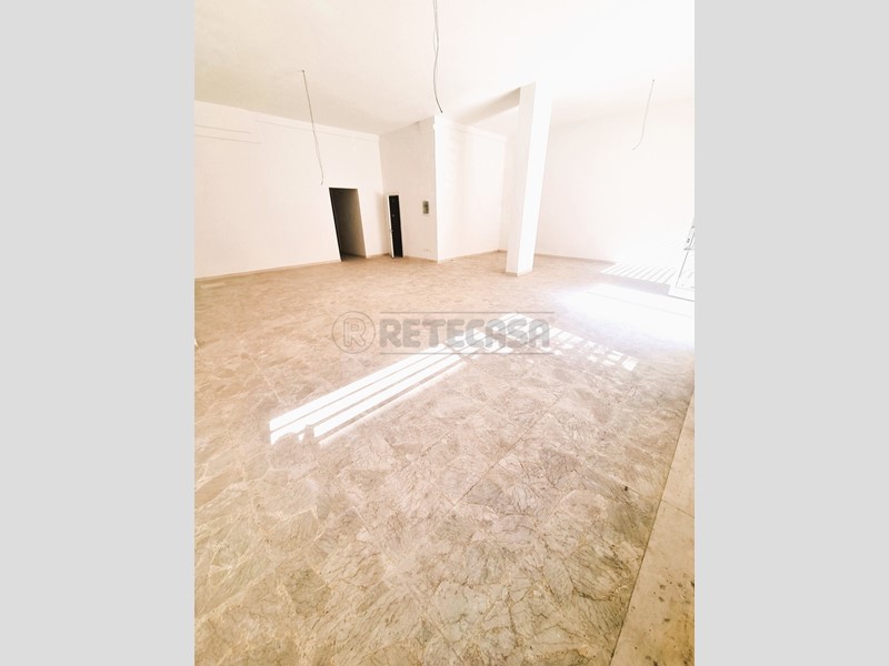 Immobile commerciale in Vendita a Pescara, 145'000&euro;, 110 m²