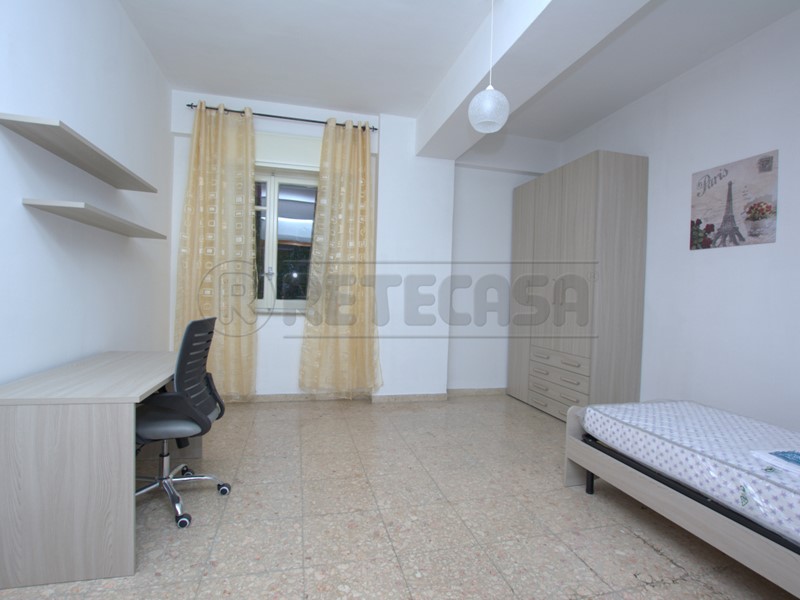 Quadrilocale in Affitto a Messina, 250€, 130 m²