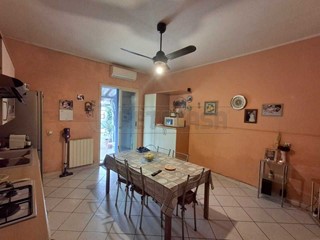 Villa in Vendita a Siracusa, 120'000&euro;, 156 m²
