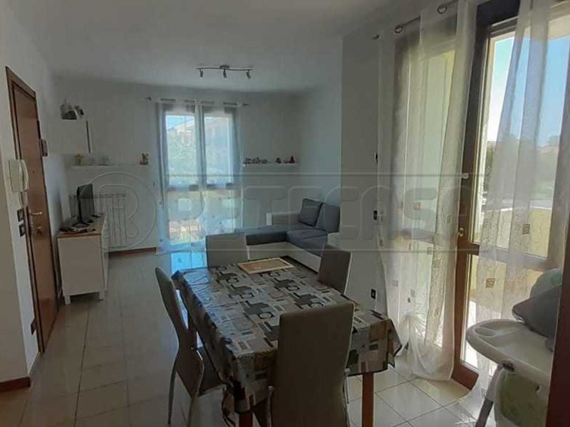 Trilocale in Vendita a Mirano, 170'000€, 75 m², arredato, con Box