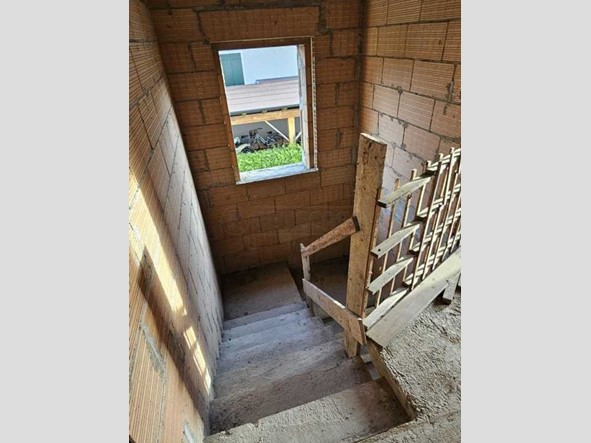 Casa Indipendente in Vendita a Santa Maria di Sala, 215'000€, 155 m², con Box