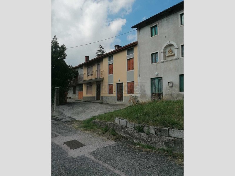 Casa Semi Indipendente in Vendita a Nogarole Vicentino, 55'000€, 110 m²
