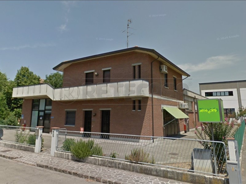 Capannone in Vendita a Vicenza, 750'000€, 1400 m²