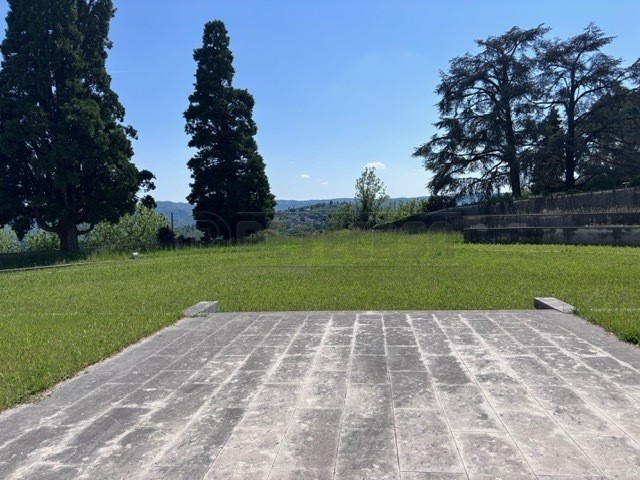 Appartamento in Vendita a Arcugnano, zona Arcugnano, 400 m²