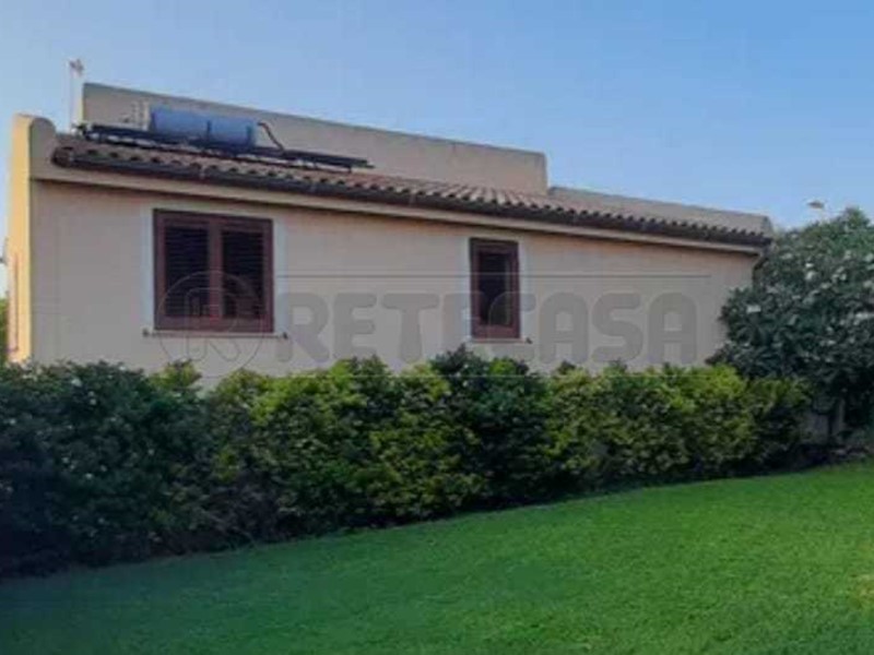 Villa in Vendita a Petrosino, 320'000&euro;, 285 m²