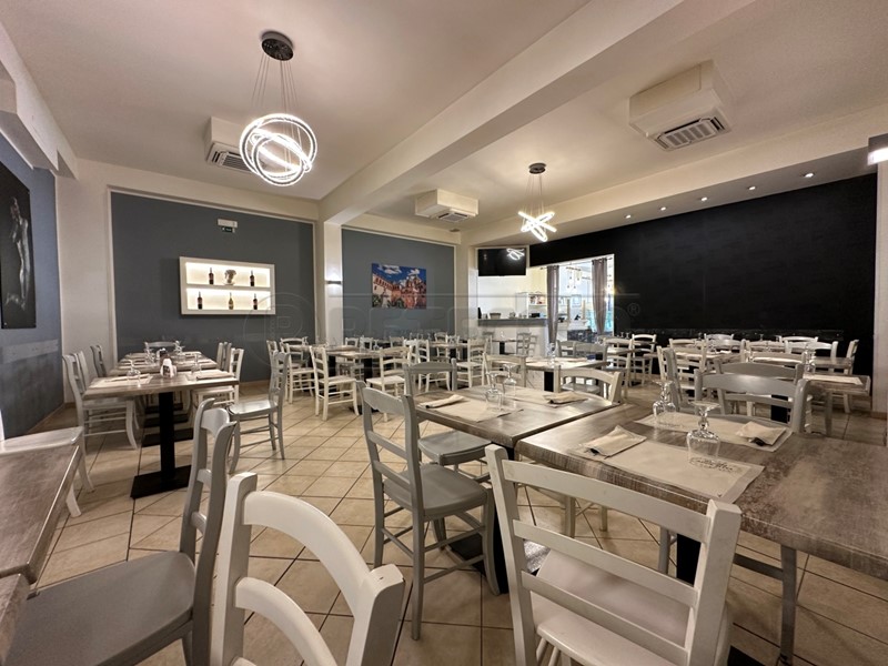 Attività commerciale in Vendita a Mazara del Vallo, 129'000€, 250 m²