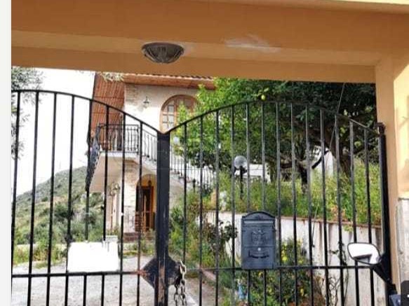 Villa in Vendita a Termini Imerese, 115'000€, 750 m²